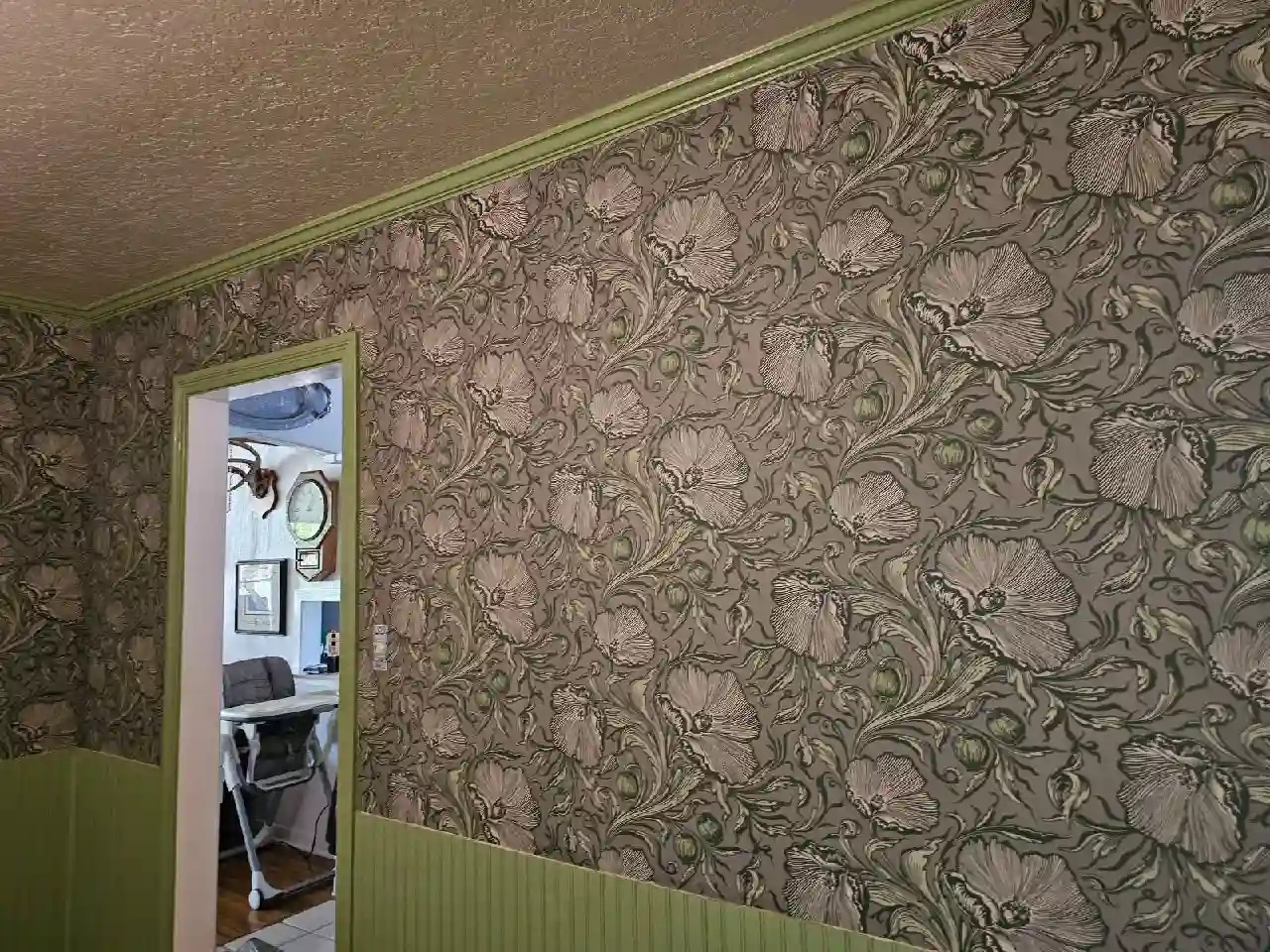 Wallpaper installation in San Mateo