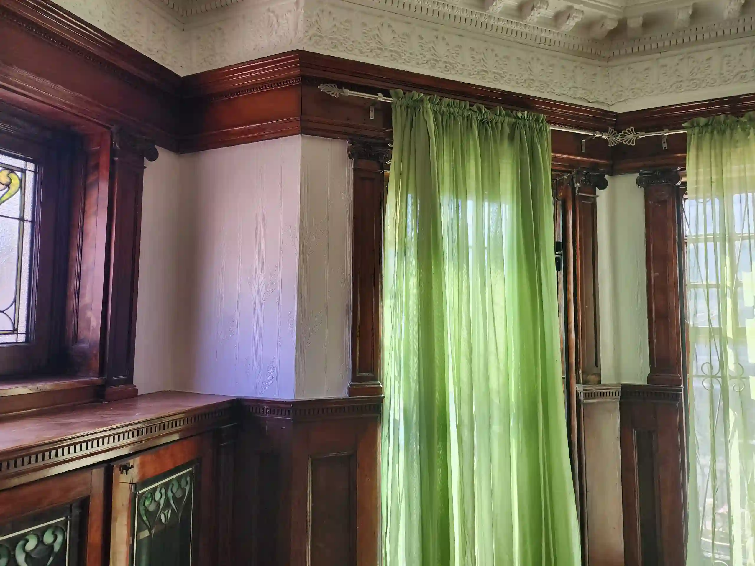 Wallpaper installation in Daly City